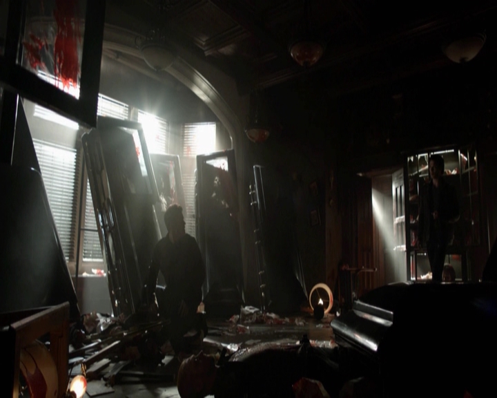 VampireDiariesWorld-dot-nl_7x22GodsAndMonsters-deletedscenes0120.jpg