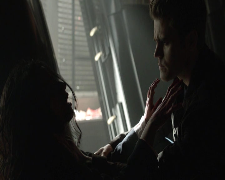 VampireDiariesWorld-dot-nl_7x22GodsAndMonsters-deletedscenes0127.jpg