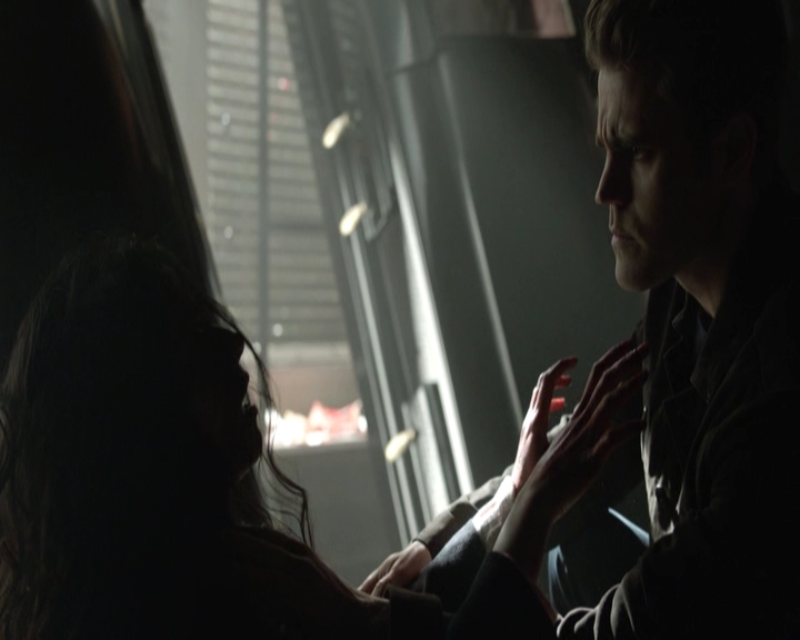 VampireDiariesWorld-dot-nl_7x22GodsAndMonsters-deletedscenes0128.jpg