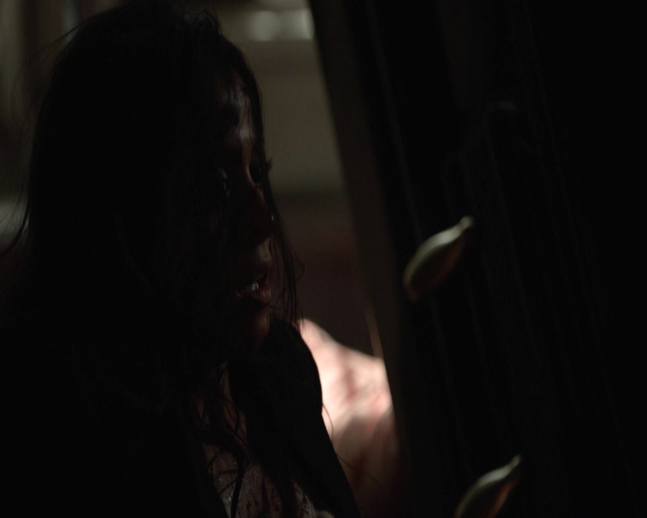 VampireDiariesWorld-dot-nl_7x22GodsAndMonsters-deletedscenes0132.jpg