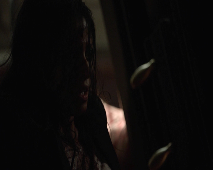 VampireDiariesWorld-dot-nl_7x22GodsAndMonsters-deletedscenes0134.jpg