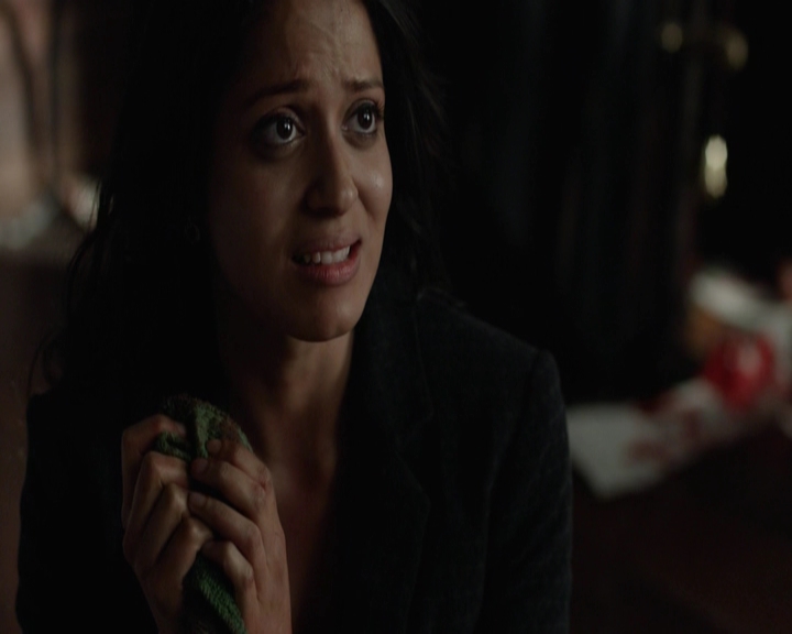 VampireDiariesWorld-dot-nl_7x22GodsAndMonsters-deletedscenes0147.jpg