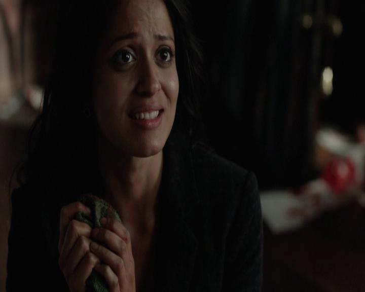 VampireDiariesWorld-dot-nl_7x22GodsAndMonsters-deletedscenes0148.jpg