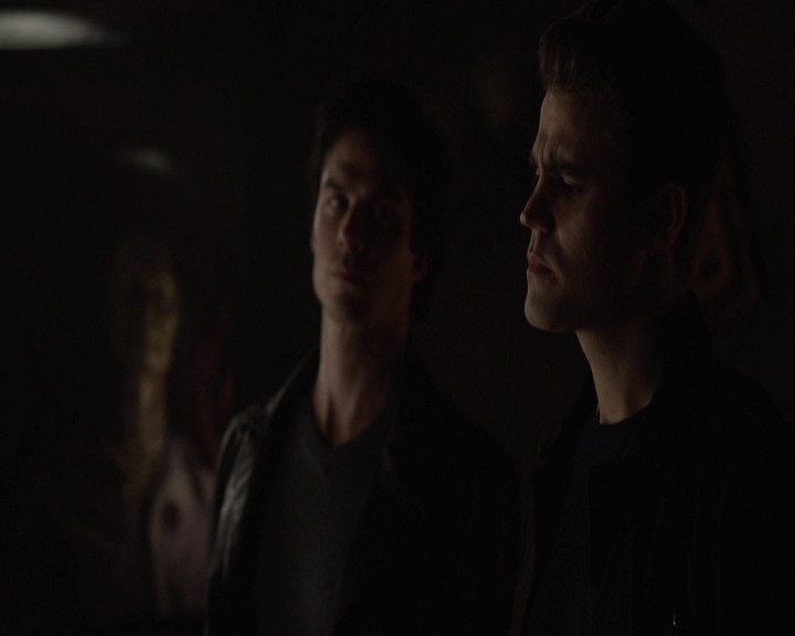 VampireDiariesWorld-dot-nl_7x22GodsAndMonsters-deletedscenes0150.jpg