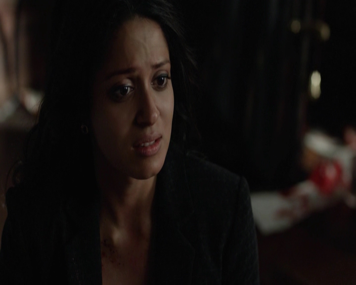 VampireDiariesWorld-dot-nl_7x22GodsAndMonsters-deletedscenes0154.jpg