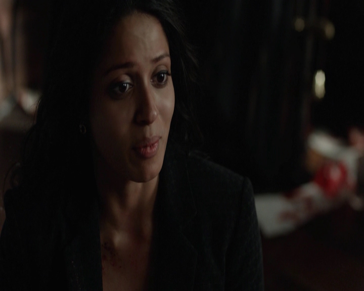 VampireDiariesWorld-dot-nl_7x22GodsAndMonsters-deletedscenes0155.jpg