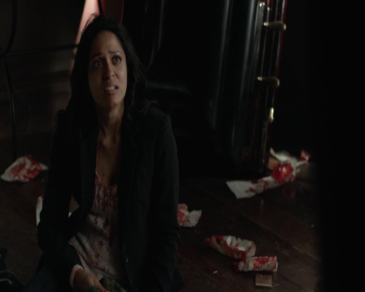 VampireDiariesWorld-dot-nl_7x22GodsAndMonsters-deletedscenes0167.jpg