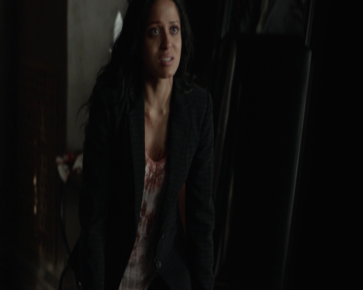 VampireDiariesWorld-dot-nl_7x22GodsAndMonsters-deletedscenes0170.jpg