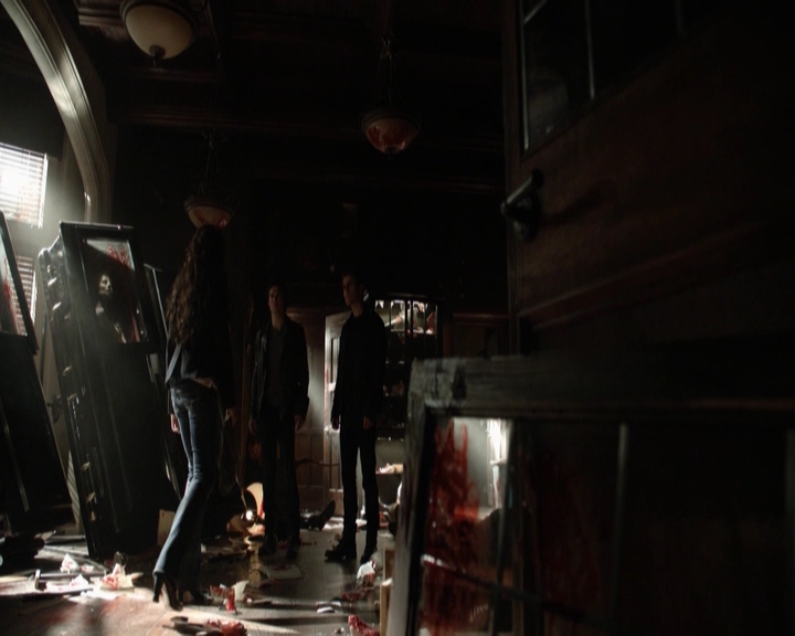 VampireDiariesWorld-dot-nl_7x22GodsAndMonsters-deletedscenes0171.jpg