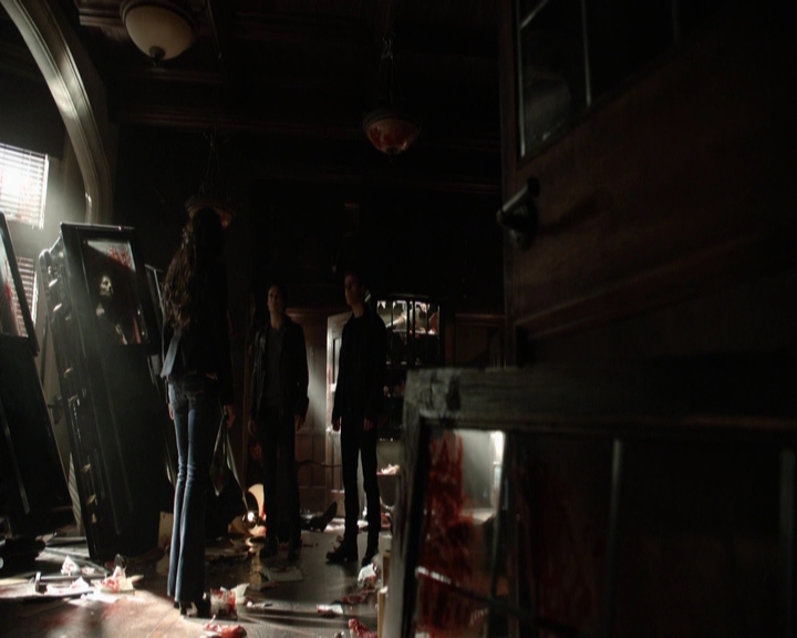 VampireDiariesWorld-dot-nl_7x22GodsAndMonsters-deletedscenes0172.jpg