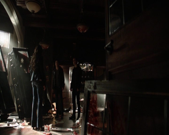 VampireDiariesWorld-dot-nl_7x22GodsAndMonsters-deletedscenes0173.jpg