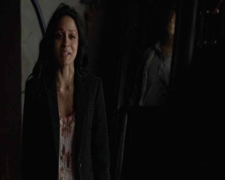 VampireDiariesWorld-dot-nl_7x22GodsAndMonsters-deletedscenes0178.jpg