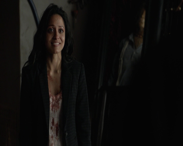 VampireDiariesWorld-dot-nl_7x22GodsAndMonsters-deletedscenes0179.jpg