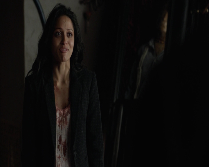 VampireDiariesWorld-dot-nl_7x22GodsAndMonsters-deletedscenes0180.jpg