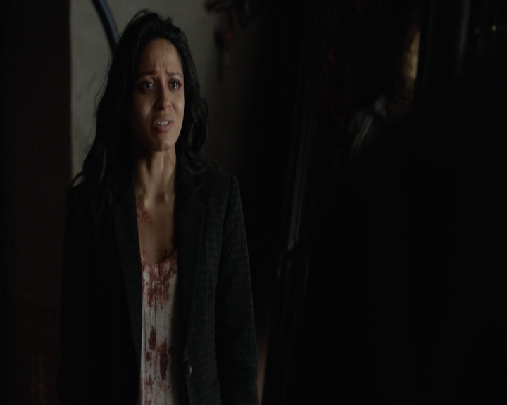 VampireDiariesWorld-dot-nl_7x22GodsAndMonsters-deletedscenes0183.jpg