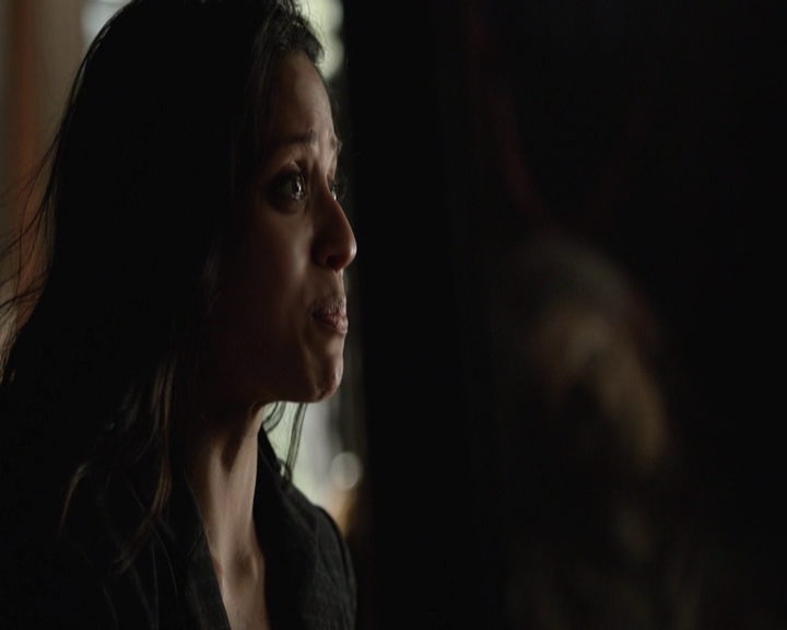 VampireDiariesWorld-dot-nl_7x22GodsAndMonsters-deletedscenes0187.jpg