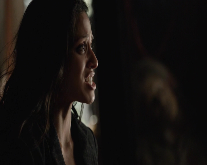 VampireDiariesWorld-dot-nl_7x22GodsAndMonsters-deletedscenes0188.jpg