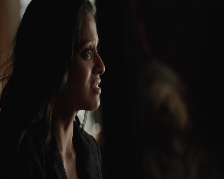 VampireDiariesWorld-dot-nl_7x22GodsAndMonsters-deletedscenes0189.jpg