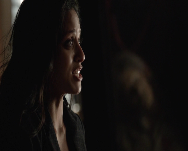 VampireDiariesWorld-dot-nl_7x22GodsAndMonsters-deletedscenes0190.jpg