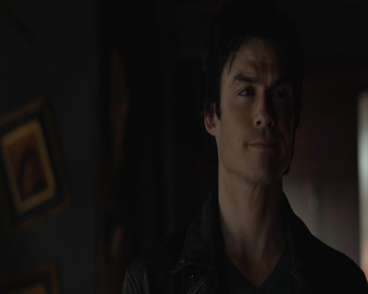 VampireDiariesWorld-dot-nl_7x22GodsAndMonsters-deletedscenes0207.jpg