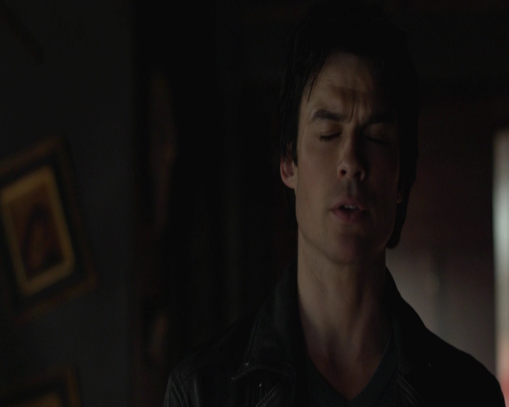 VampireDiariesWorld-dot-nl_7x22GodsAndMonsters-deletedscenes0208.jpg