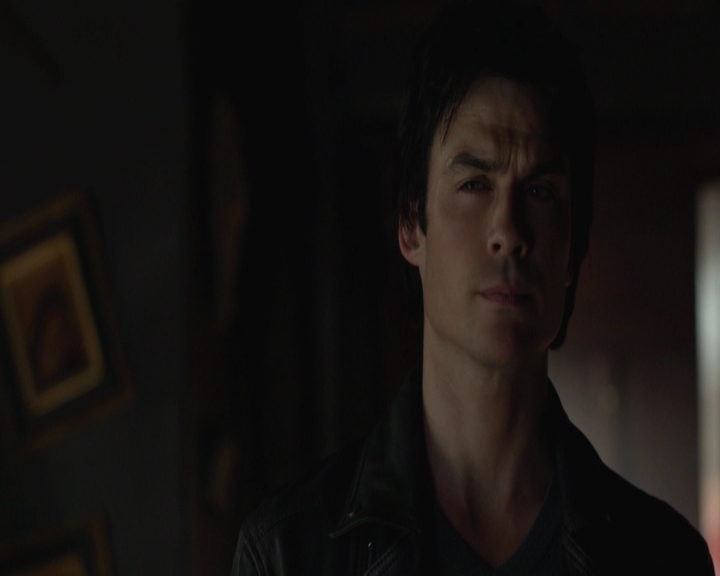 VampireDiariesWorld-dot-nl_7x22GodsAndMonsters-deletedscenes0209.jpg