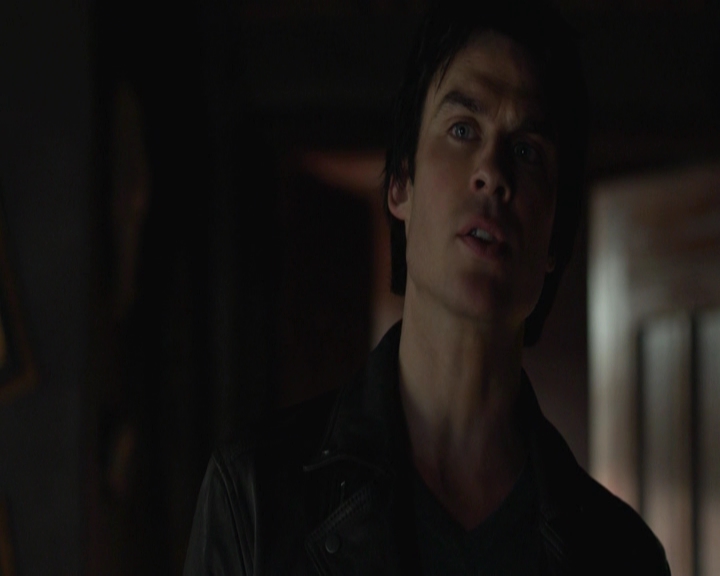 VampireDiariesWorld-dot-nl_7x22GodsAndMonsters-deletedscenes0212.jpg