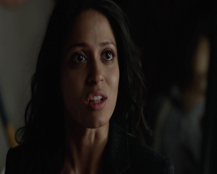 VampireDiariesWorld-dot-nl_7x22GodsAndMonsters-deletedscenes0228.jpg