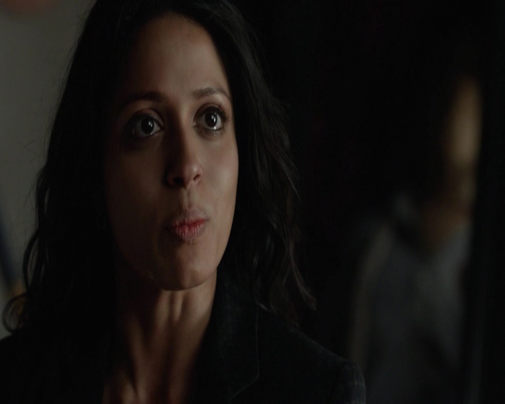 VampireDiariesWorld-dot-nl_7x22GodsAndMonsters-deletedscenes0231.jpg