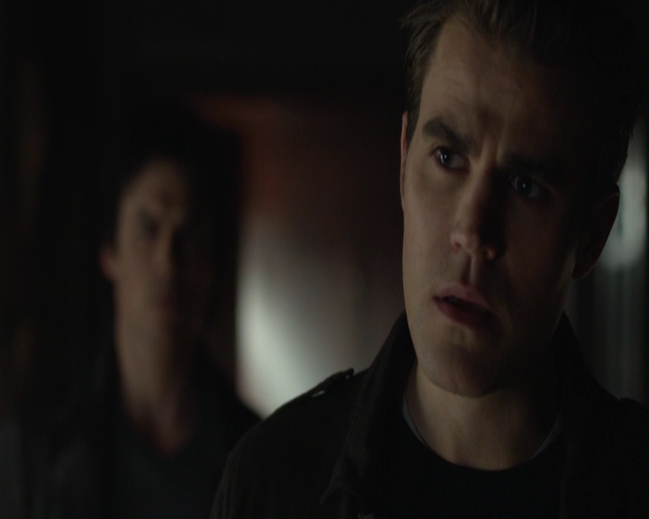 VampireDiariesWorld-dot-nl_7x22GodsAndMonsters-deletedscenes0242.jpg