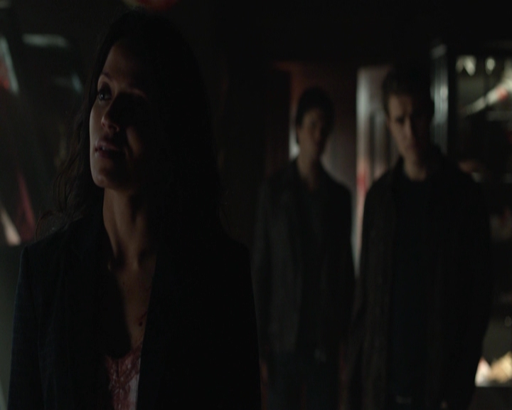 VampireDiariesWorld-dot-nl_7x22GodsAndMonsters-deletedscenes0248.jpg