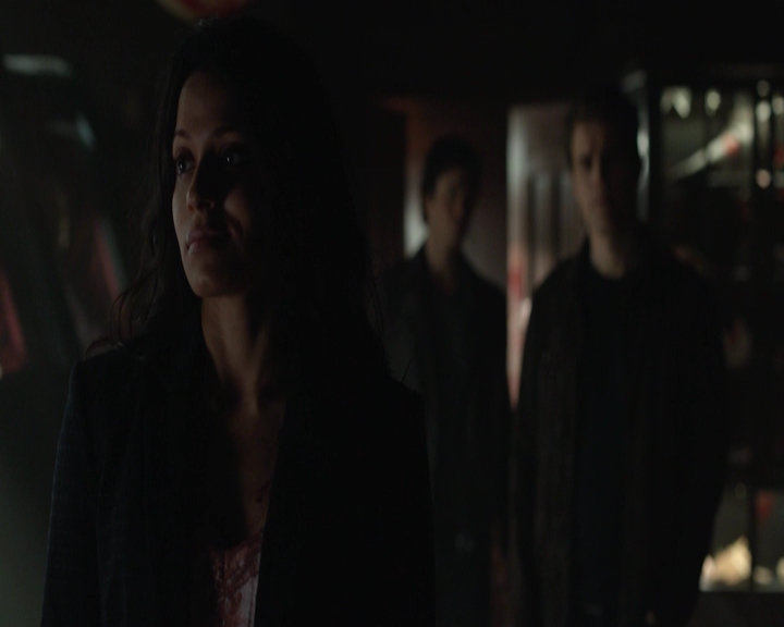 VampireDiariesWorld-dot-nl_7x22GodsAndMonsters-deletedscenes0253.jpg