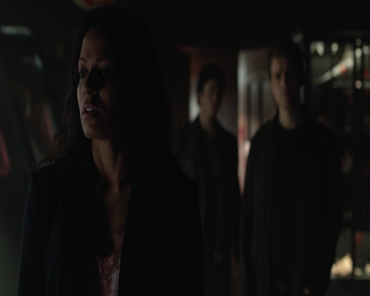 VampireDiariesWorld-dot-nl_7x22GodsAndMonsters-deletedscenes0256.jpg