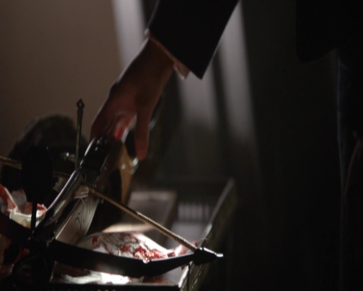 VampireDiariesWorld-dot-nl_7x22GodsAndMonsters-deletedscenes0257.jpg