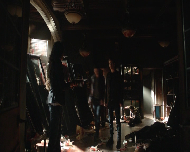 VampireDiariesWorld-dot-nl_7x22GodsAndMonsters-deletedscenes0259.jpg