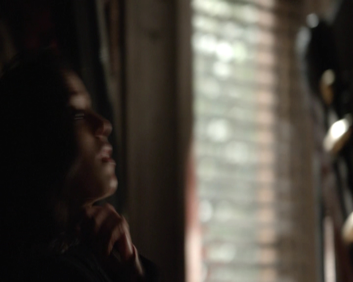 VampireDiariesWorld-dot-nl_7x22GodsAndMonsters-deletedscenes0260.jpg