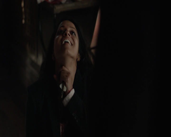 VampireDiariesWorld-dot-nl_7x22GodsAndMonsters-deletedscenes0264.jpg