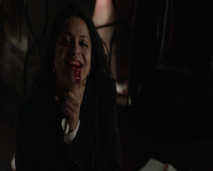 VampireDiariesWorld-dot-nl_7x22GodsAndMonsters-deletedscenes0274.jpg