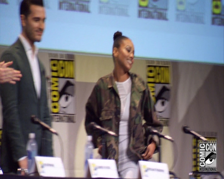 VampireDiariesWorld-dot-nl_S7-dvdextra-2015ComicConPanel0081.jpg