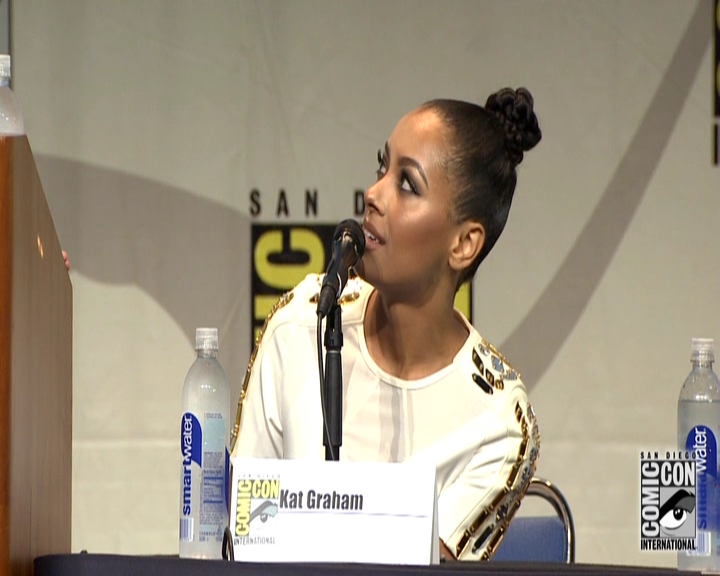 VampireDiariesWorld-dot-nl_S7-dvdextra-2015ComicConPanel0230.jpg