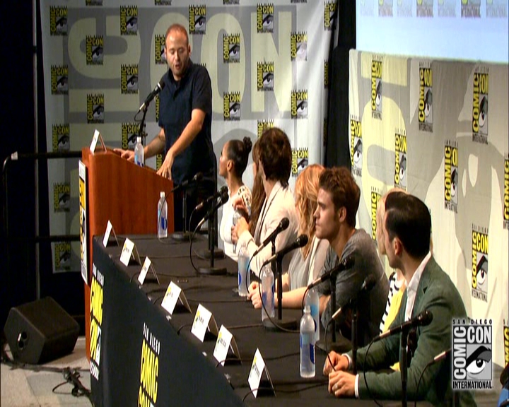 VampireDiariesWorld-dot-nl_S7-dvdextra-2015ComicConPanel0244.jpg