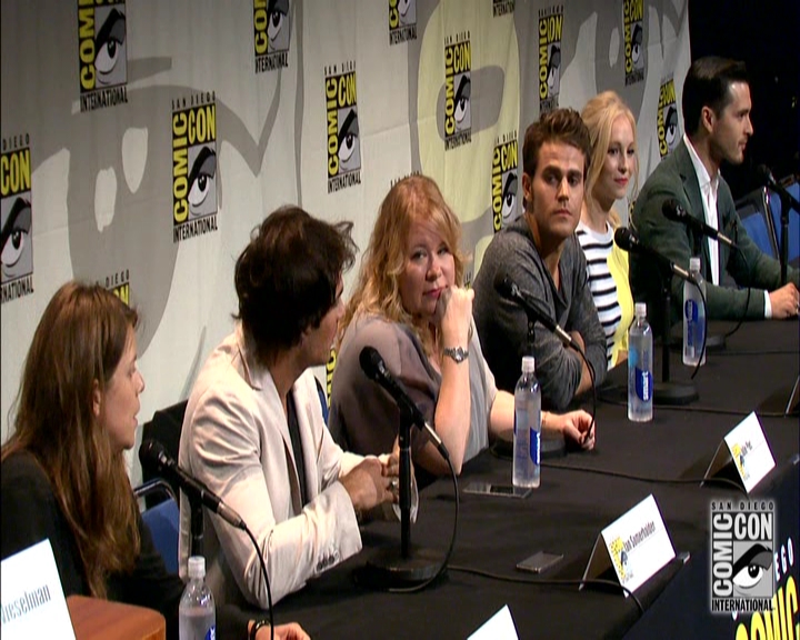 VampireDiariesWorld-dot-nl_S7-dvdextra-2015ComicConPanel0269.jpg