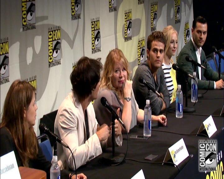 VampireDiariesWorld-dot-nl_S7-dvdextra-2015ComicConPanel0270.jpg