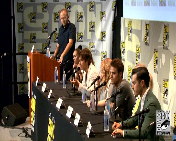 VampireDiariesWorld-dot-nl_S7-dvdextra-2015ComicConPanel0271.jpg