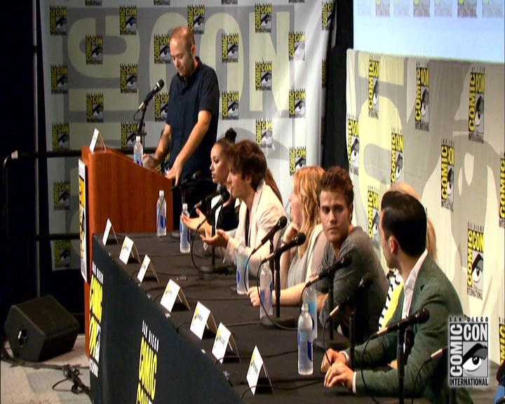 VampireDiariesWorld-dot-nl_S7-dvdextra-2015ComicConPanel0272.jpg