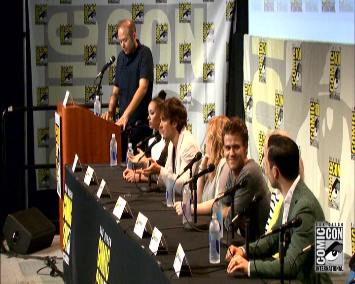 VampireDiariesWorld-dot-nl_S7-dvdextra-2015ComicConPanel0273.jpg