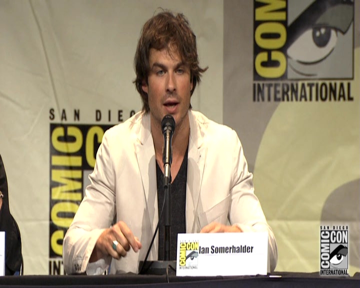 VampireDiariesWorld-dot-nl_S7-dvdextra-2015ComicConPanel0284.jpg