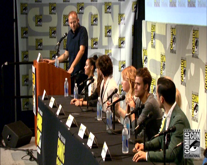 VampireDiariesWorld-dot-nl_S7-dvdextra-2015ComicConPanel0290.jpg