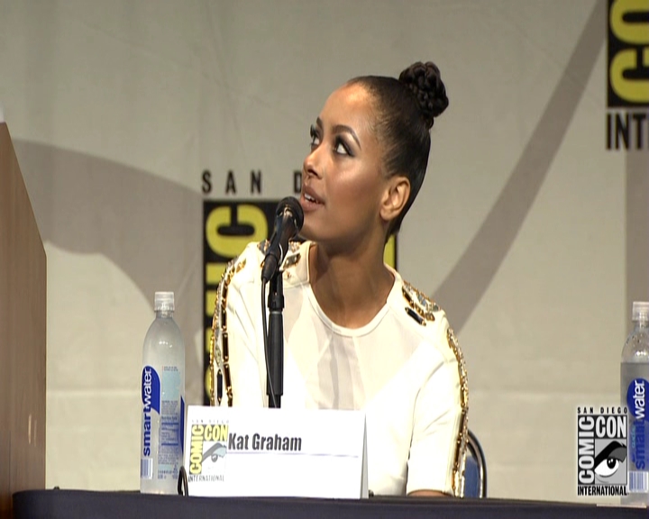 VampireDiariesWorld-dot-nl_S7-dvdextra-2015ComicConPanel0296.jpg