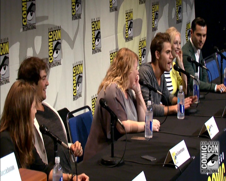 VampireDiariesWorld-dot-nl_S7-dvdextra-2015ComicConPanel0454.jpg